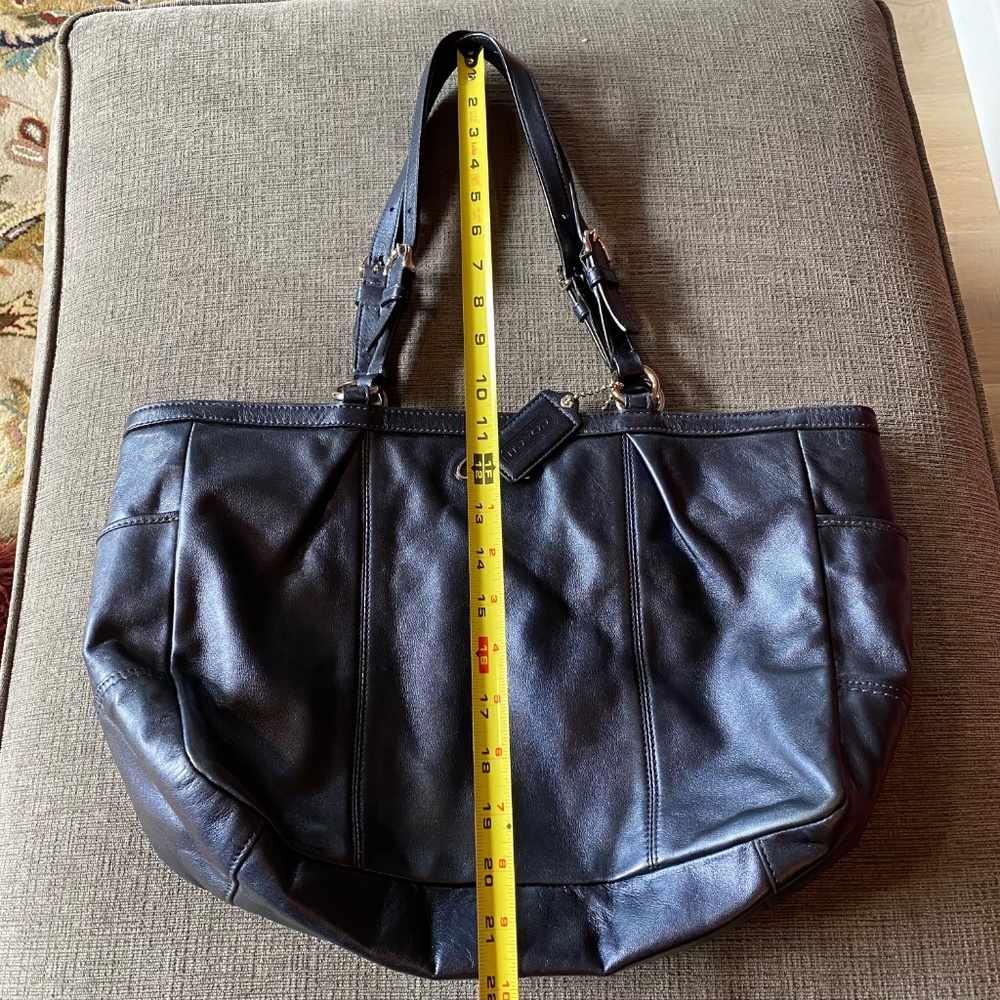 Ladies Coach handbag - Picture 10 of 14